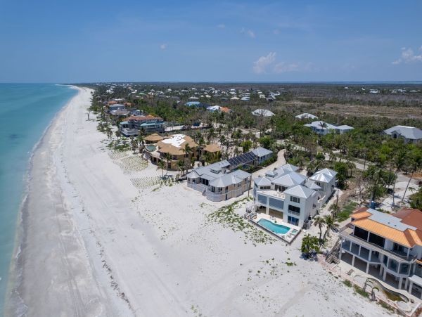 Luxurious Beachfront Home in Sanibel Island - Your Perfect Getaway
