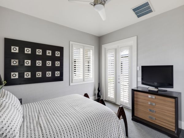 Luxurious Beachfront Home in Sanibel Island - Your Perfect Getaway