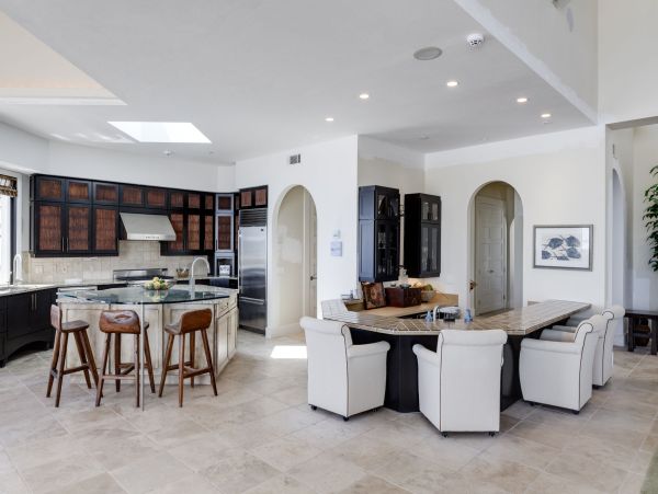 Luxurious Beachfront Home in Sanibel Island - Your Perfect Getaway
