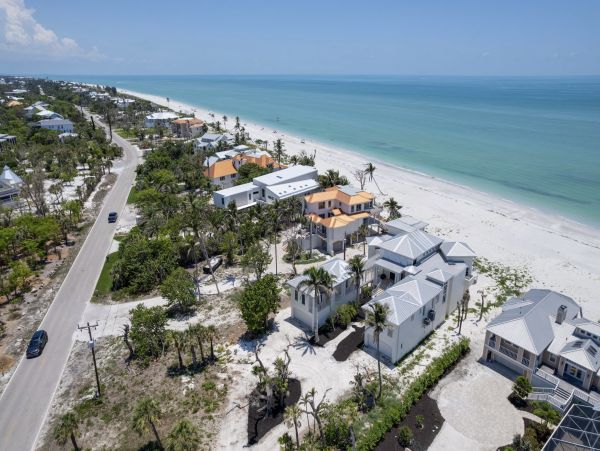 Luxurious Beachfront Home in Sanibel Island - Your Perfect Getaway