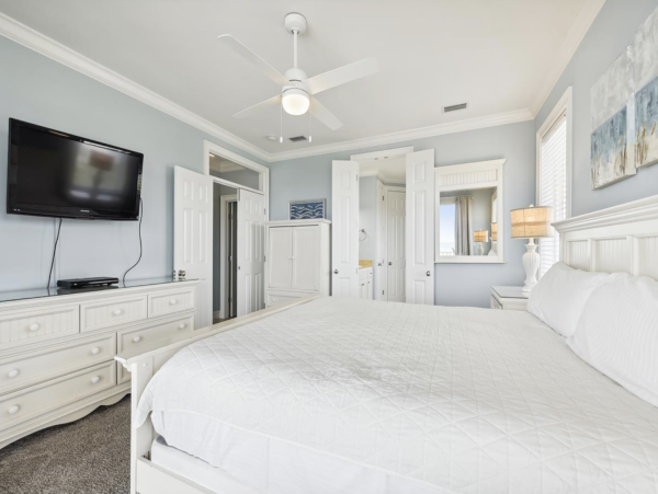 St. George Island Luxury Beach Villa Massive Pool 12 beds Sleeps 21