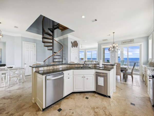 St. George Island Luxury Beach Villa Massive Pool 12 beds Sleeps 21