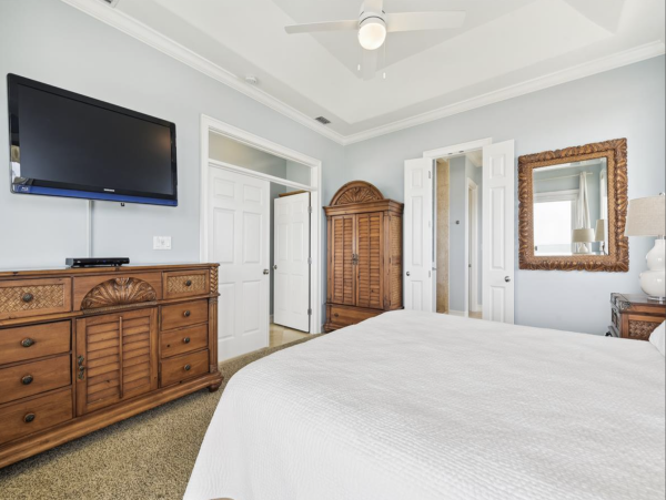 St. George Island Luxury Beach Villa Massive Pool 12 beds Sleeps 21