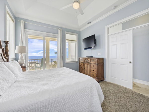 St. George Island Luxury Beach Villa Massive Pool 12 beds Sleeps 21