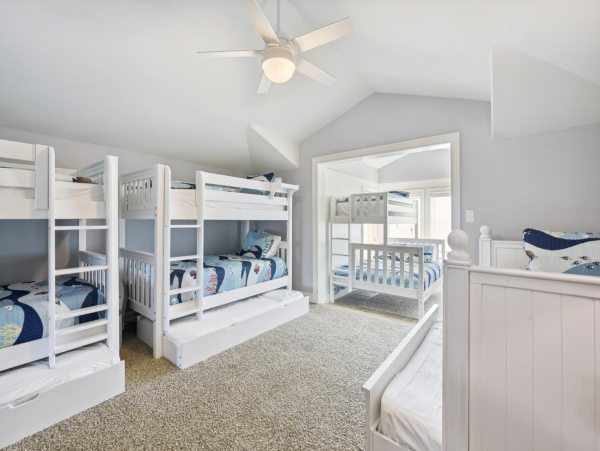 St. George Island Luxury Beach Villa Massive Pool 12 beds Sleeps 21