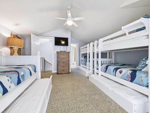 St. George Island Luxury Beach Villa Massive Pool 12 beds Sleeps 21