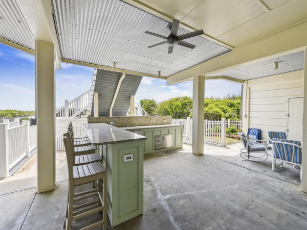 St. George Island Luxury Beach Villa Massive Pool 12 beds Sleeps 21