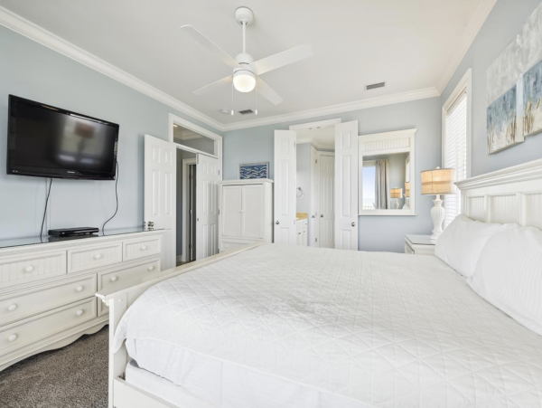 St. George Island Luxury Beach Villa Massive Pool 12 beds Sleeps 21