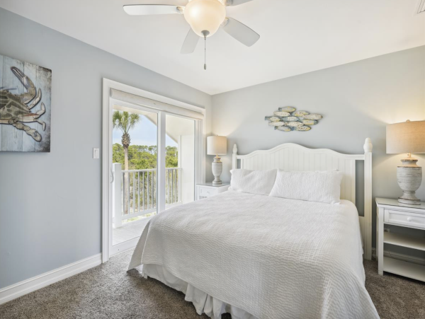 St. George Island Luxury Beach Villa Massive Pool 12 beds Sleeps 21