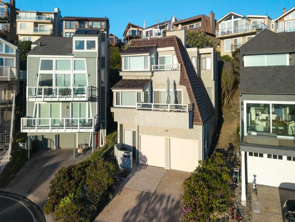 Coastal Family Retreat in Selva Beach - 4-Bedroom Home Near Manresa State Beach