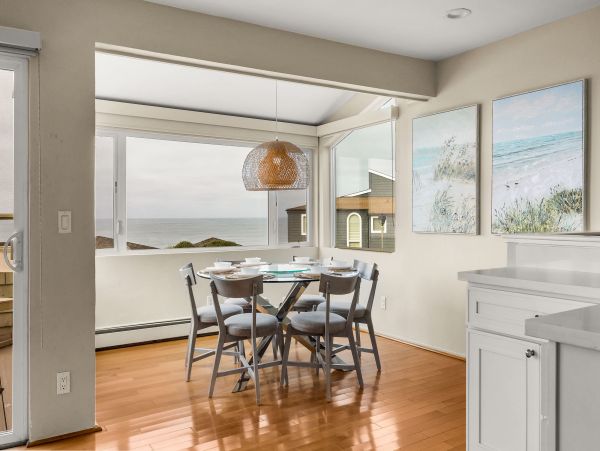 Coastal Family Retreat in Selva Beach - 4-Bedroom Home Near Manresa State Beach