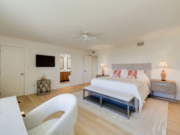 Luxury Beachfront Residence on Sanibel - 3-Bedrooms Retreat