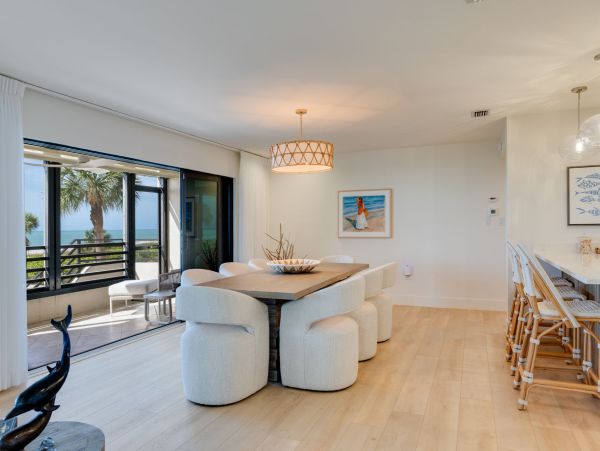 Luxury Beachfront Residence on Sanibel - 3-Bedrooms Retreat
