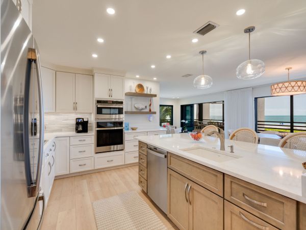 Luxury Beachfront Residence on Sanibel - 3-Bedrooms Retreat