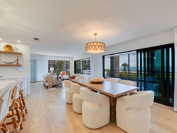 Luxury Beachfront Residence on Sanibel - 3-Bedrooms Retreat