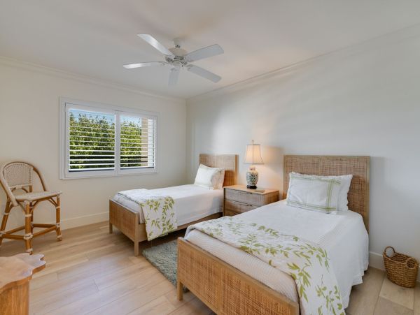 Luxury Beachfront Residence on Sanibel - 3-Bedrooms Retreat