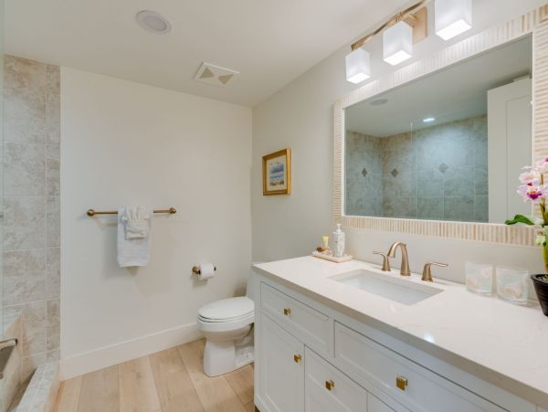 Luxury Beachfront Residence on Sanibel - 3-Bedrooms Retreat