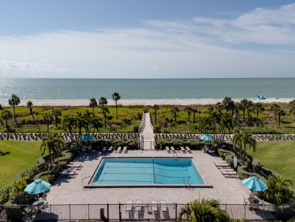 Luxury Beachfront Residence on Sanibel - 3-Bedrooms Retreat