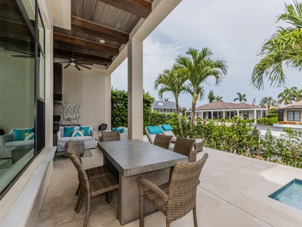Luxurious Waterfront Home - 5-Bedrooms with Great Amenities