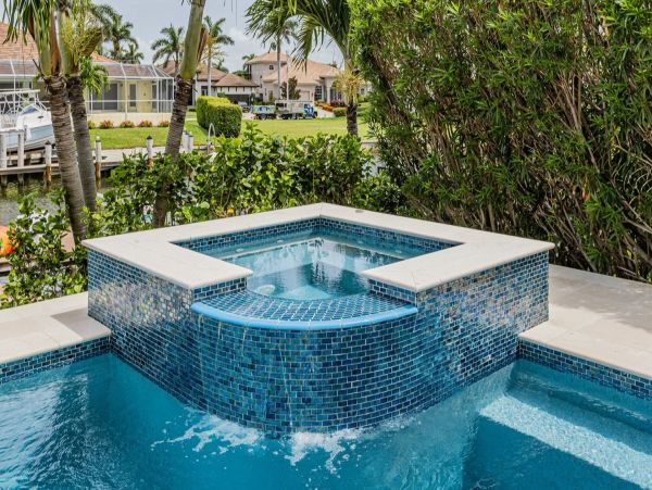 Luxurious Waterfront Home - 5-Bedrooms with Great Amenities