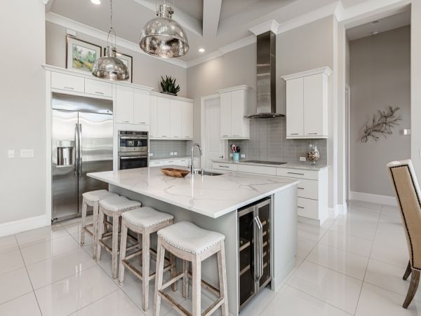 Luxurious Waterfront Home - 5-Bedrooms with Great Amenities