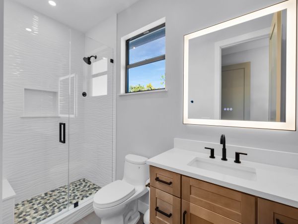 Luxurious Waterfront Retreat in Coco Plum - 5-Bedroom, Private Pool & Dock