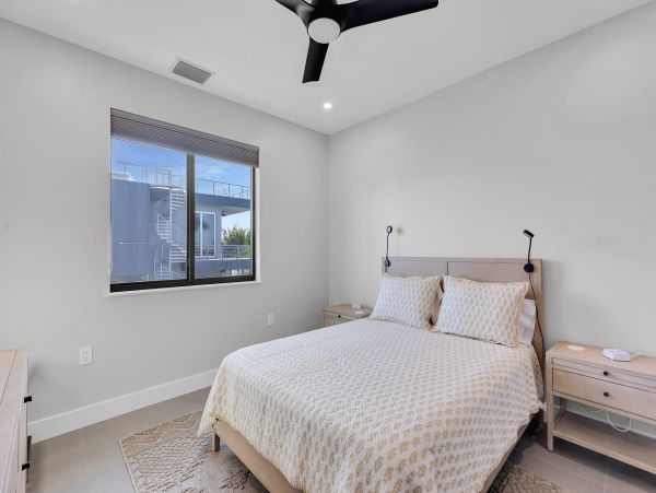 Luxurious Waterfront Retreat in Coco Plum - 5-Bedroom, Private Pool & Dock