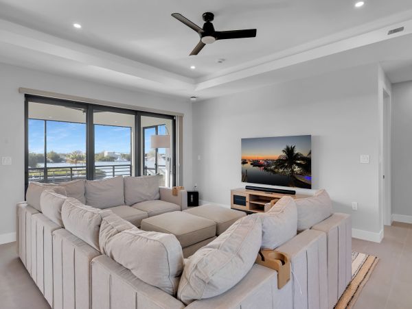 Luxurious Waterfront Retreat in Coco Plum - 5-Bedroom, Private Pool & Dock