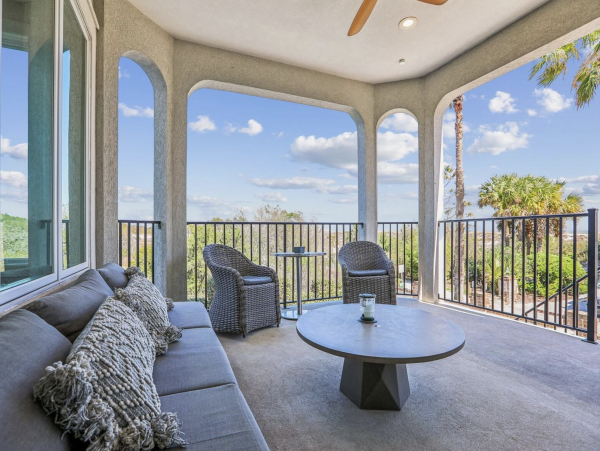 Hilton Head Luxury Mansion Pool Steps to Beach
