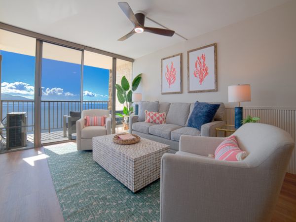 Luxurious Beachfront Condo with Stunning Ocean Views in Wailuku