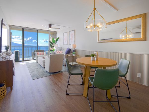 Luxurious Beachfront Condo with Stunning Ocean Views in Wailuku