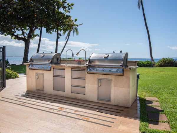 Luxurious Beachfront Condo with Stunning Ocean Views in Wailuku
