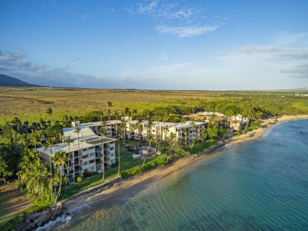 Luxurious Beachfront Condo with Stunning Views in Wailuku