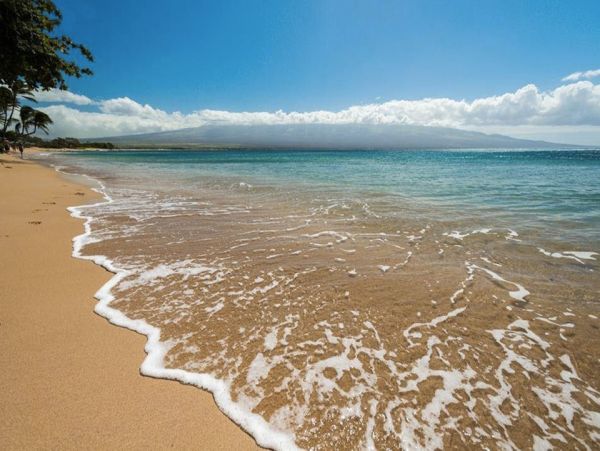 Luxurious Beachfront Condo with Stunning Views in Wailuku