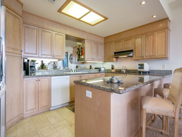 Maui Beachfront Vacation Rental - Wailea Oceanfront Condo