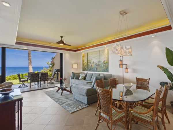 Maui Beachfront Vacation Rental - Wailea Oceanfront Condo