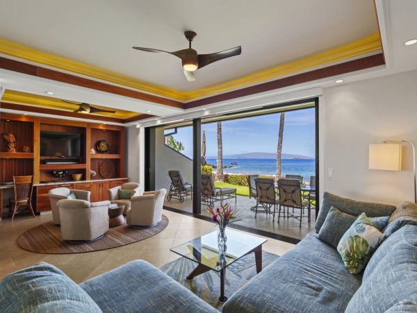 Maui Beachfront Vacation Rental - Wailea Oceanfront Condo