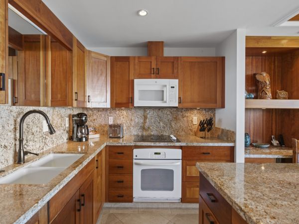 Maui Beachfront Vacation Rental - Wailea Oceanfront Condo