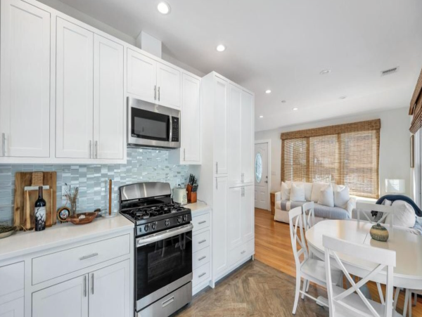 The Hamptons Lovely Pool Cottage NEW ARRIVAL