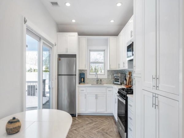 The Hamptons Lovely Pool Cottage NEW ARRIVAL