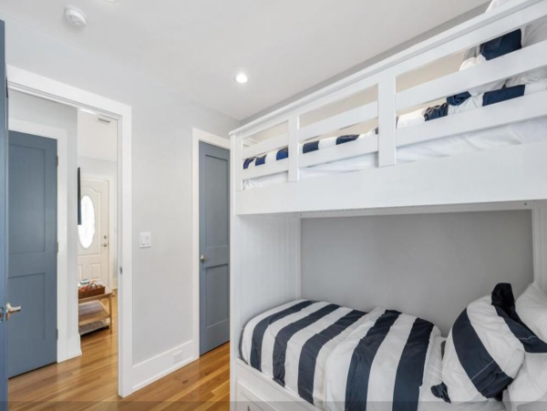 The Hamptons Lovely Pool Cottage NEW ARRIVAL