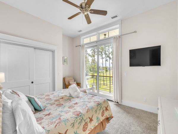 Luxury 5-Bedroom Coastal Retreat Near Beach - Perfect Vacation Getaway