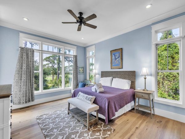 Luxury 5-Bedroom Coastal Retreat Near Beach - Perfect Vacation Getaway