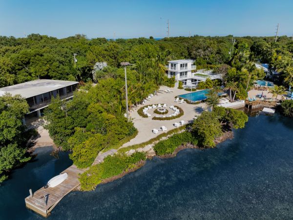 Luxurious Tropical Retreat in Key Largo - Private Waterfront Home