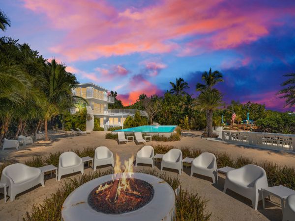 Luxurious Tropical Retreat in Key Largo - Private Waterfront Home