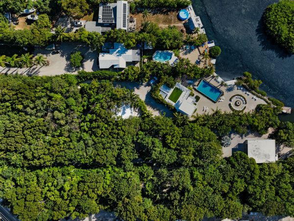 Luxurious Tropical Retreat in Key Largo - Private Waterfront Home
