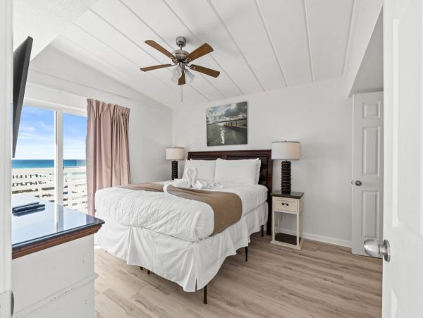 Fort Walton Beach Vacation Rental - Gulf Front Condo with Balcony & Beach Service