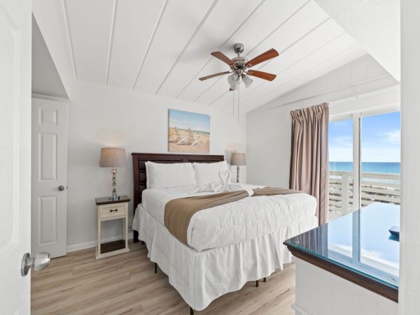 Fort Walton Beach Vacation Rental - Gulf Front Condo with Balcony & Beach Service