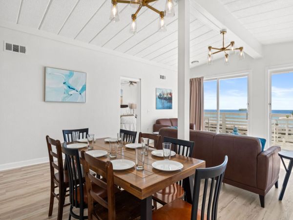 Fort Walton Beach Vacation Rental - Gulf Front Condo with Balcony & Beach Service