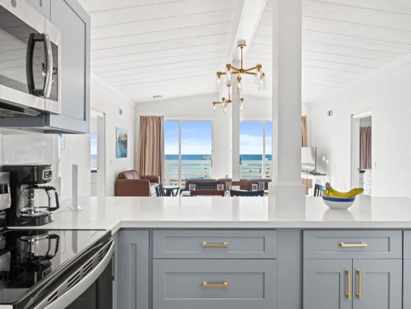 Fort Walton Beach Vacation Rental - Gulf Front Condo with Balcony & Beach Service